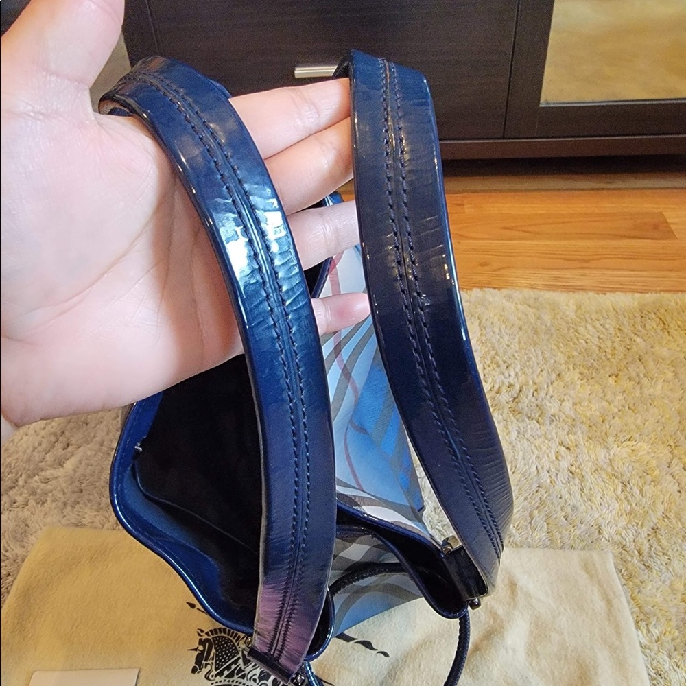 Burberry tote - Picture 10 of 11